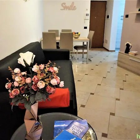 Garda Smile Apartment *